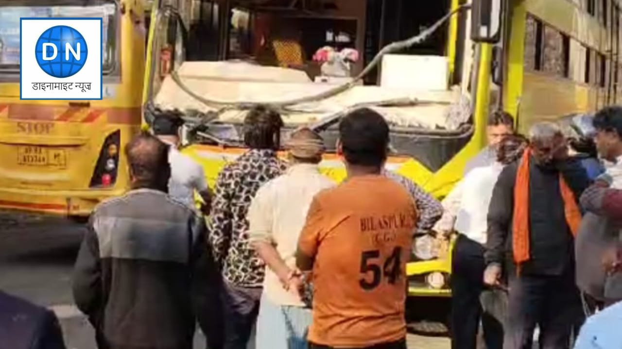 Accident in Sonbhadra: महाकुम्भ से लौट रही 42 श्रद्धालुओं से भरी बस को ट्रक ने मारी टक्कर Accident in Sonbhadra: महाकुम्भ से लौट रही 42 श्रद्धालुओं से भरी बस को ट्रक ने मारी टक्कर