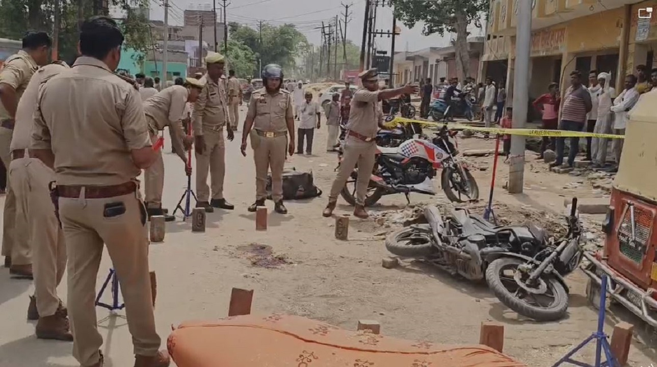 फिरोजाबाद में बसपा नेता की निर्मम हत्या, गुस्साए ग्रामीणों का जबरदस्त बवाल