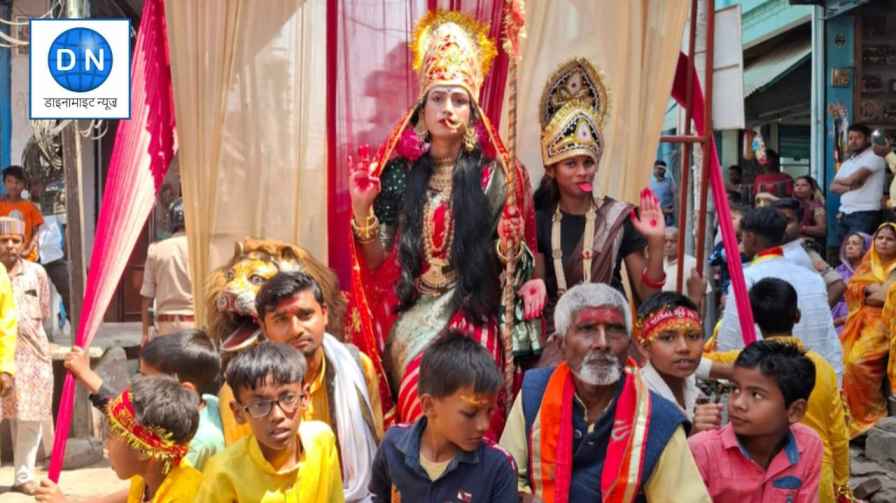 टिकुलहिया माता मंदिर में धूमधाम से मनाई गई बारहवीं वर्षगांठ, निकाली गई भव्य शोभायात्रा