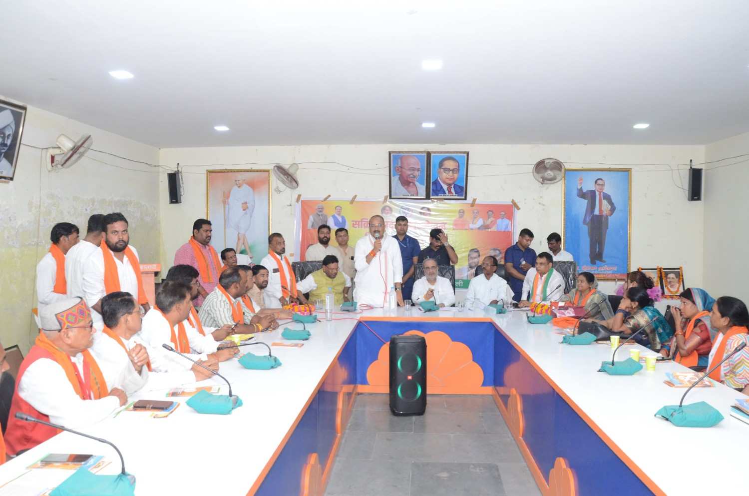 उद्यान मंत्री व प्रदेश अध्यक्ष ने पार्टी स्थापना दिवस के अंतर्गत किया जनसंवाद उद्यान मंत्री व प्रदेश अध्यक्ष ने पार्टी स्थापना दिवस के अंतर्गत किया जनसंवाद