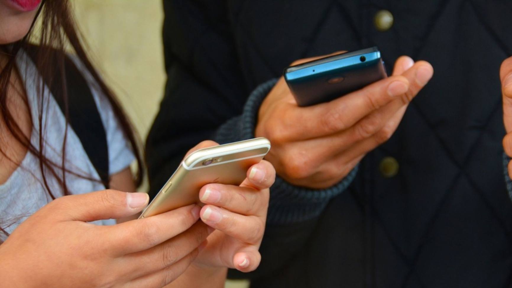 Tech News: फोन भी सुनता है आपकी बातें, लीक हो सकती हैं आपकी पर्सनल इनफॉर्मेशन, जानें सुरक्षा के उपाय Tech News: फोन भी सुनता है आपकी बातें, लीक हो सकती हैं आपकी पर्सनल इनफॉर्मेशन, जानें सुरक्षा के उपाय