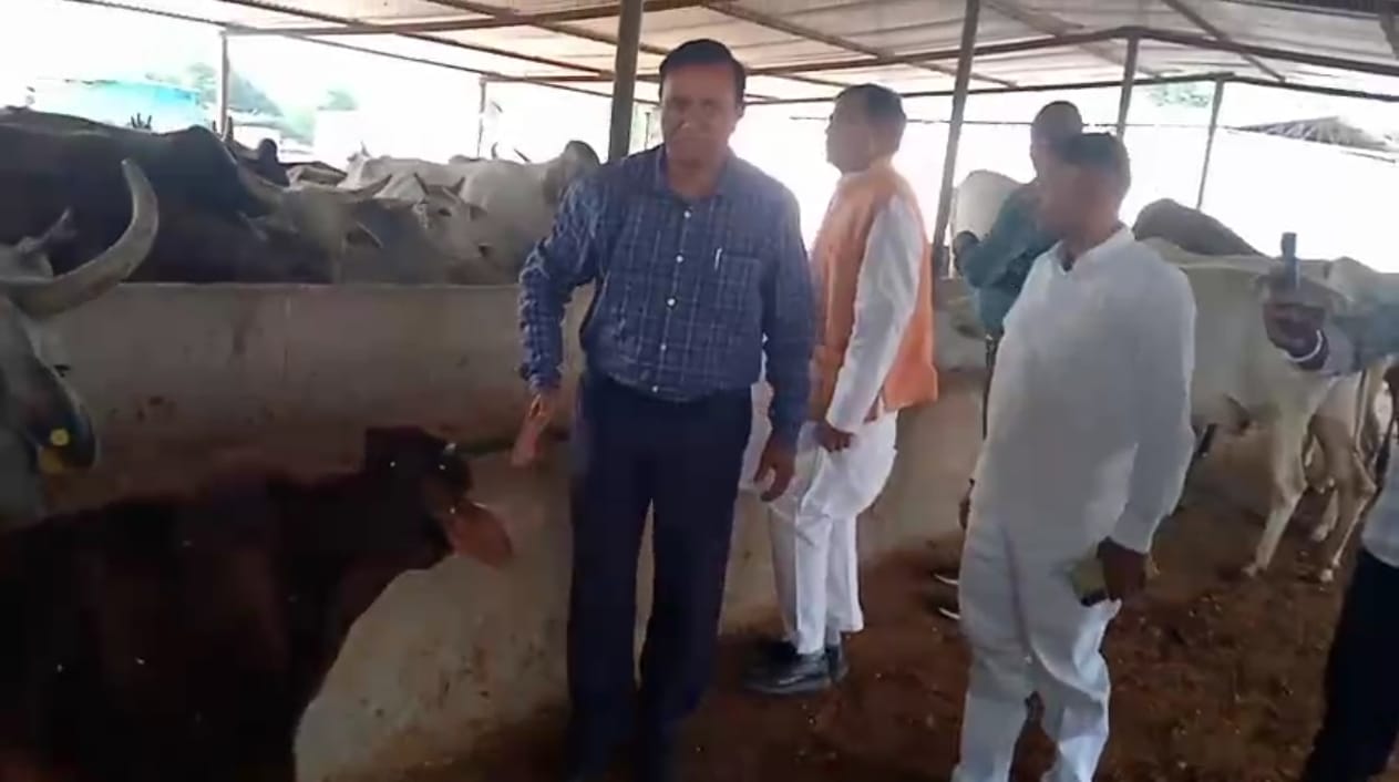 Fatehpur News: फतेहपुर दौरे पर पहुंचे कृषक समृद्धि आयोग के सदस्य, आयोग के सदस्य को निर्देश