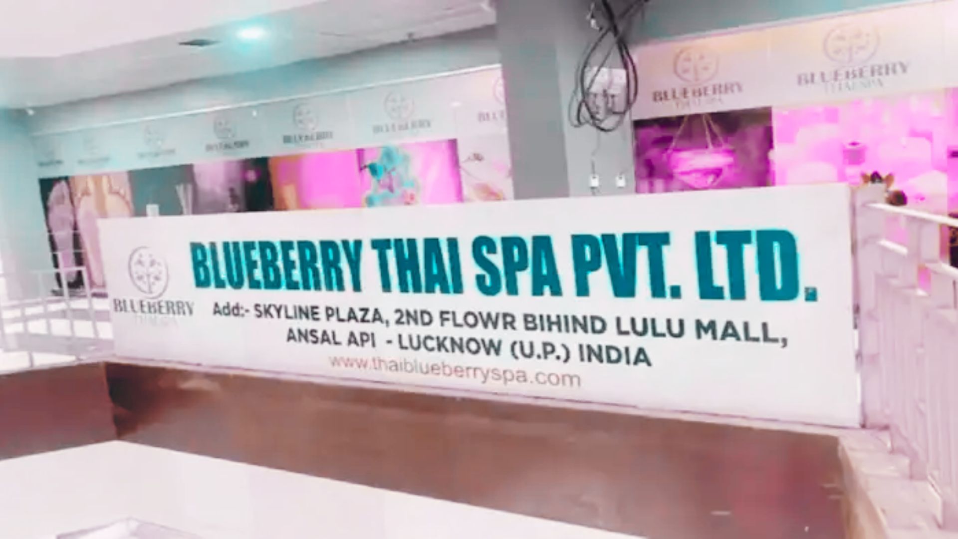 Lucknow News: ब्लू बेर्री थाई स्पा सेंटर में छापेमारी, महिलाएं बिना वीजा काम कर रही थीं, पढ़ें पूरी खबर