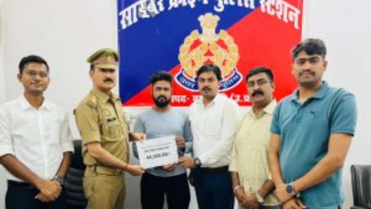 Barabanki पुलिस अधिकारी बनकर साइबर ठगो ने किया बड़ा कांड