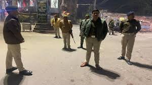 Crime in kishanganj:  किशनगंज पुलिस थाने में सुरक्षा का चूक, 12 पुलिसकर्मी निलंबित, आरोपी फरार