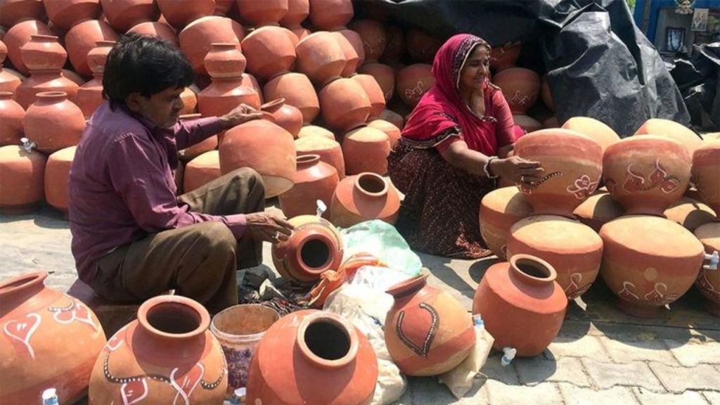 मिट्टी के मटके
