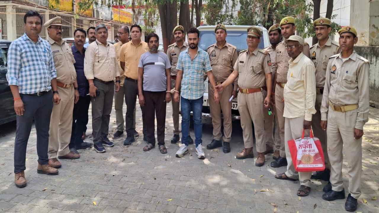 इटावा में वन विभाग को मिली सफलता: दुनिया से लुप्त हो चुके दुर्लभ प्रजाति के कछुए बरामद, जानें पूरा मामला इटावा में वन विभाग को मिली सफलता: दुनिया से लुप्त हो चुके दुर्लभ प्रजाति के कछुए बरामद, जानें पूरा मामला