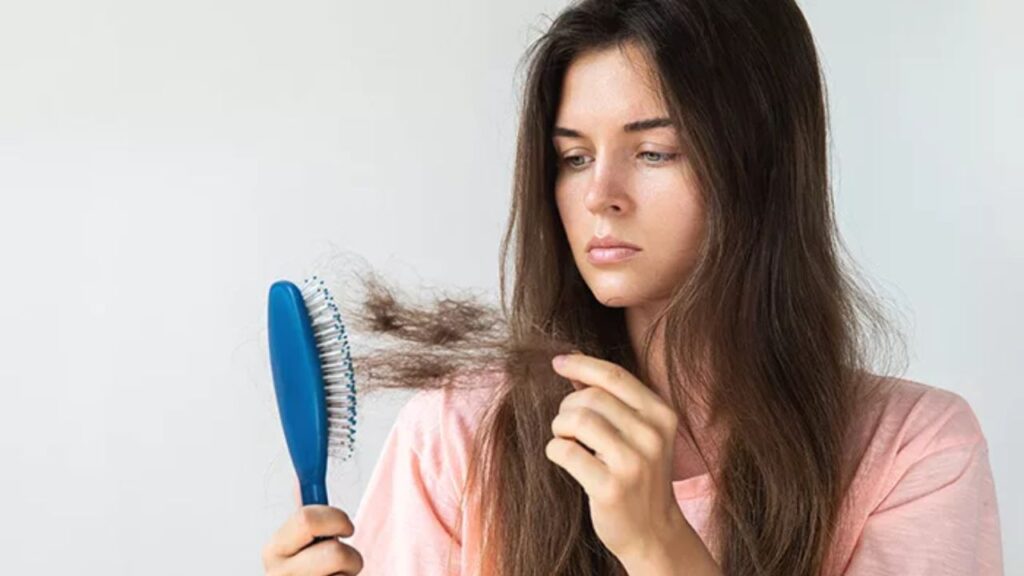 HairFall (सोर्स-इंटरनेट)