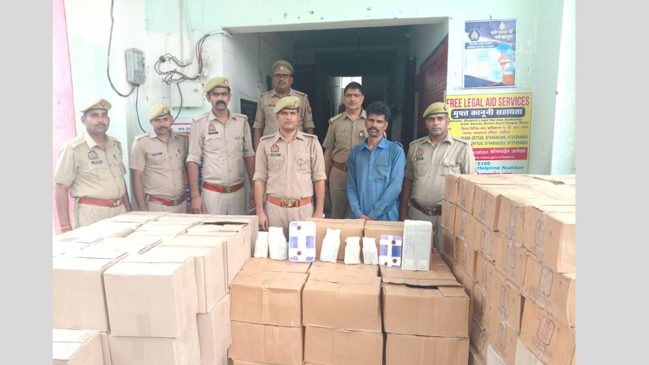 देवरिया में 50 लाख की अवैध शराब बरामद, राजस्थान का तस्कर ट्रक समेत गिरफ्तार