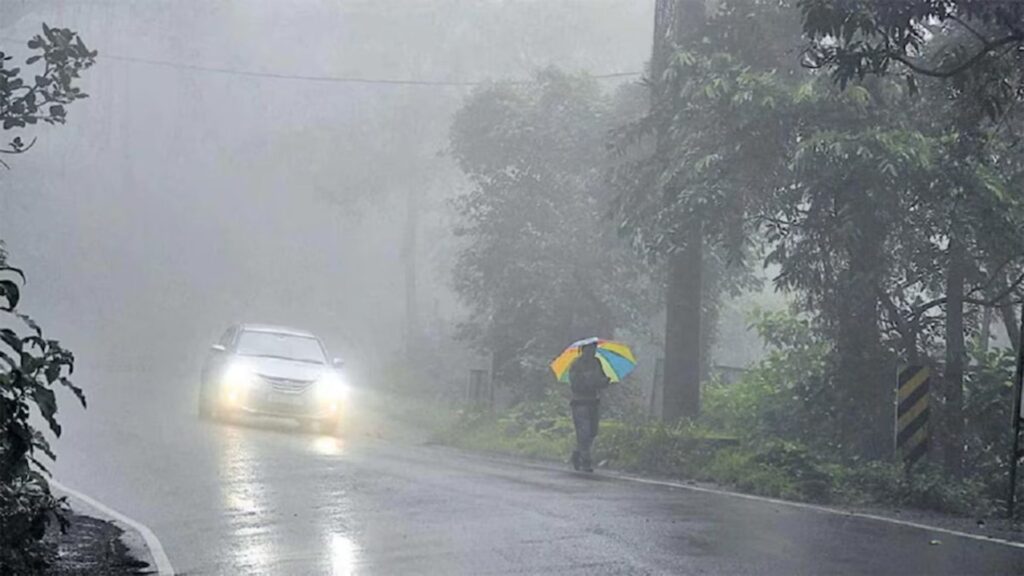 यूपी में तेज हवा के साथ बारिश (फाइल फोटो)