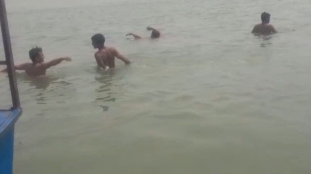 गंगा नदी में दो किशोर डूबे (सोर्स-इंटरनेट)