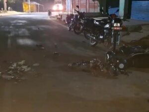 Barabanki Road Accident: सड़क हादसे में युवक गंभीर रूप से घायल, एक घंटे तक नहीं पहुंची एंबुलेंस