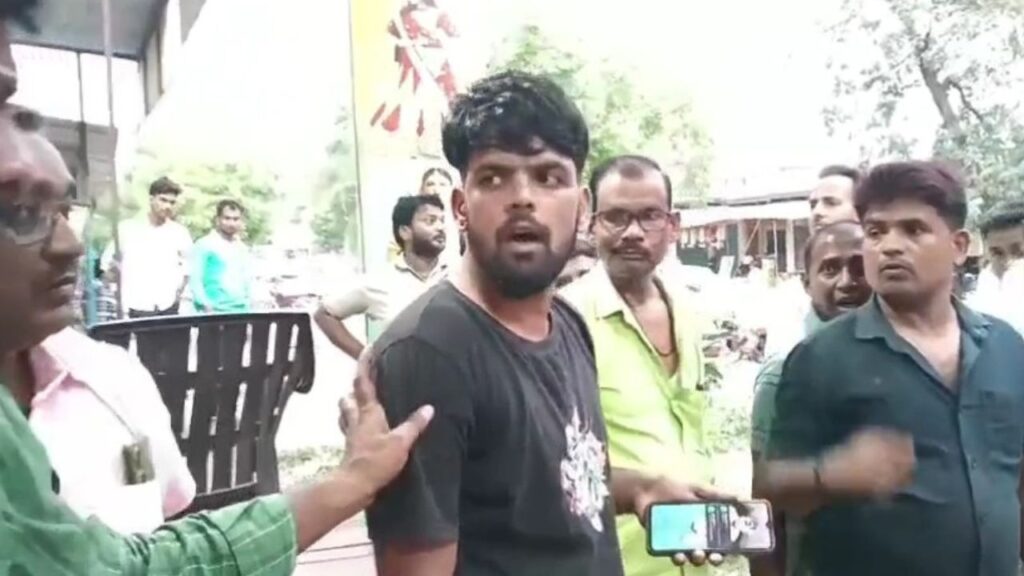 Criminals shoot auto driver in Jaunpur