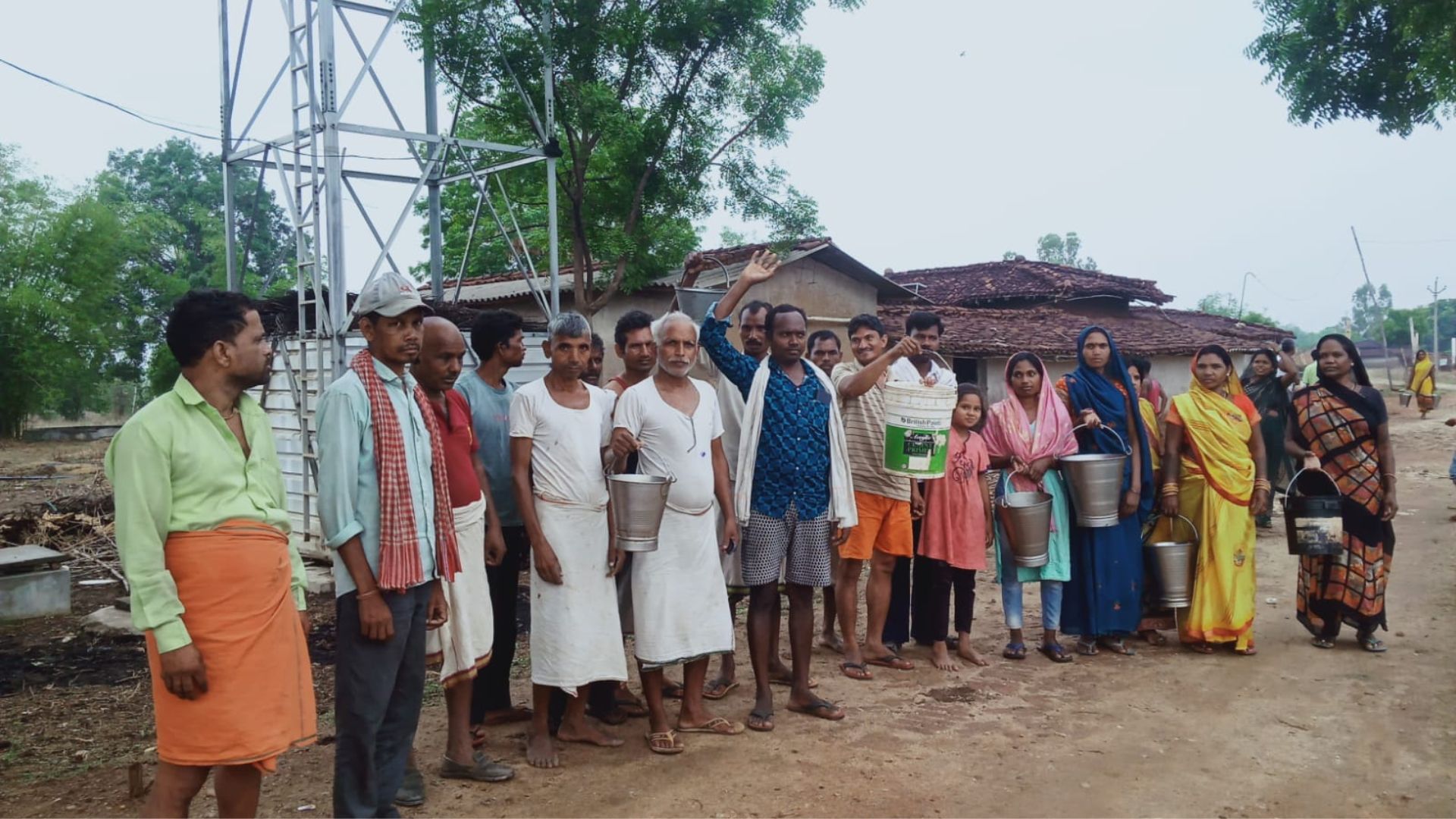 Sonbhadra News: बभनी में पेयजल संकट गहराया, ग्रामीण बोले- शिकायत के बाद भी नहीं हुई कार्रवाई