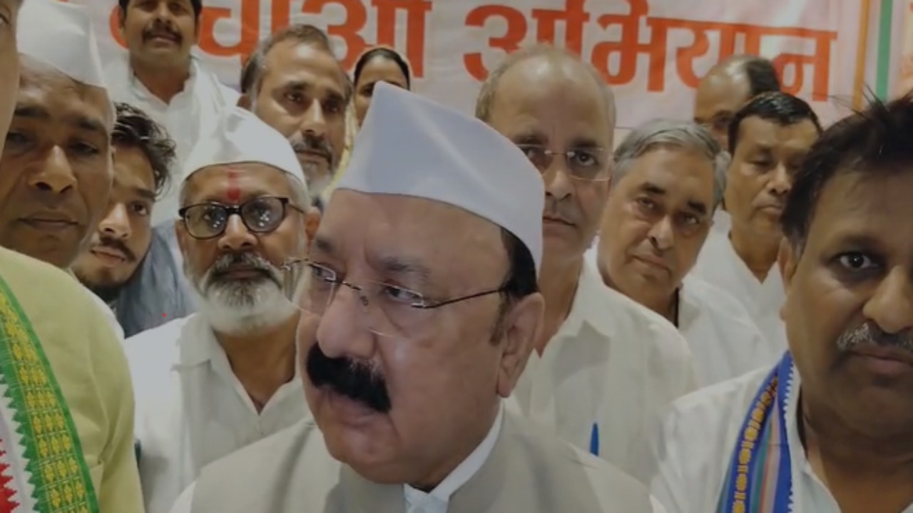 Amethi News: कांग्रेस की संविधान बचाओ अभियान, सांसद किशोरीलाल शर्मा ने की अध्यक्षता Amethi News: कांग्रेस की संविधान बचाओ अभियान, सांसद किशोरीलाल शर्मा ने की अध्यक्षता