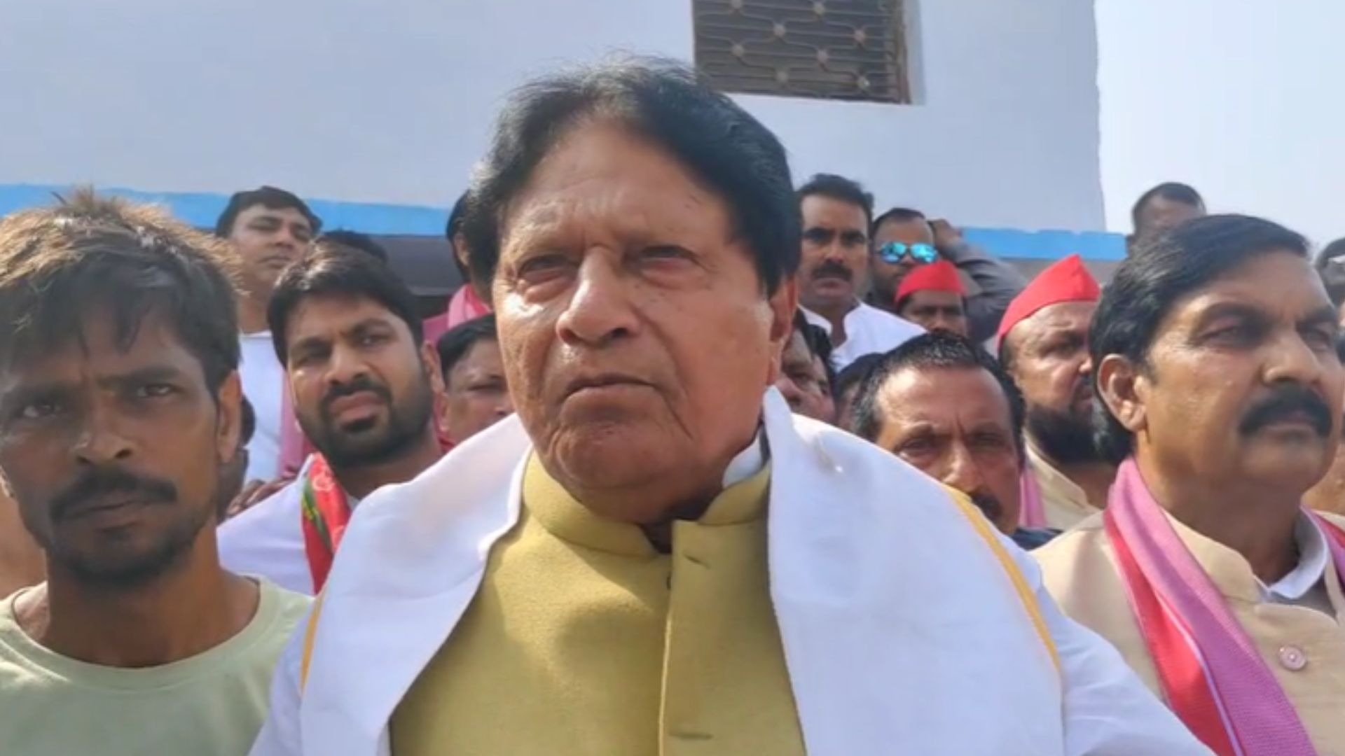Aligarh News: अलीगढ़ में दलित बारात पर हमले से मचा हड़कंप, मौके पर पहुंचे सपा सांसद रामजीलाल सुमन