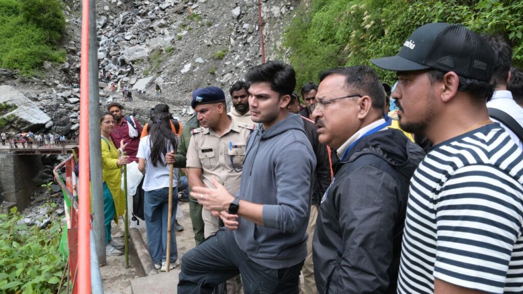 New DM inspecting Kedarnath Yatra