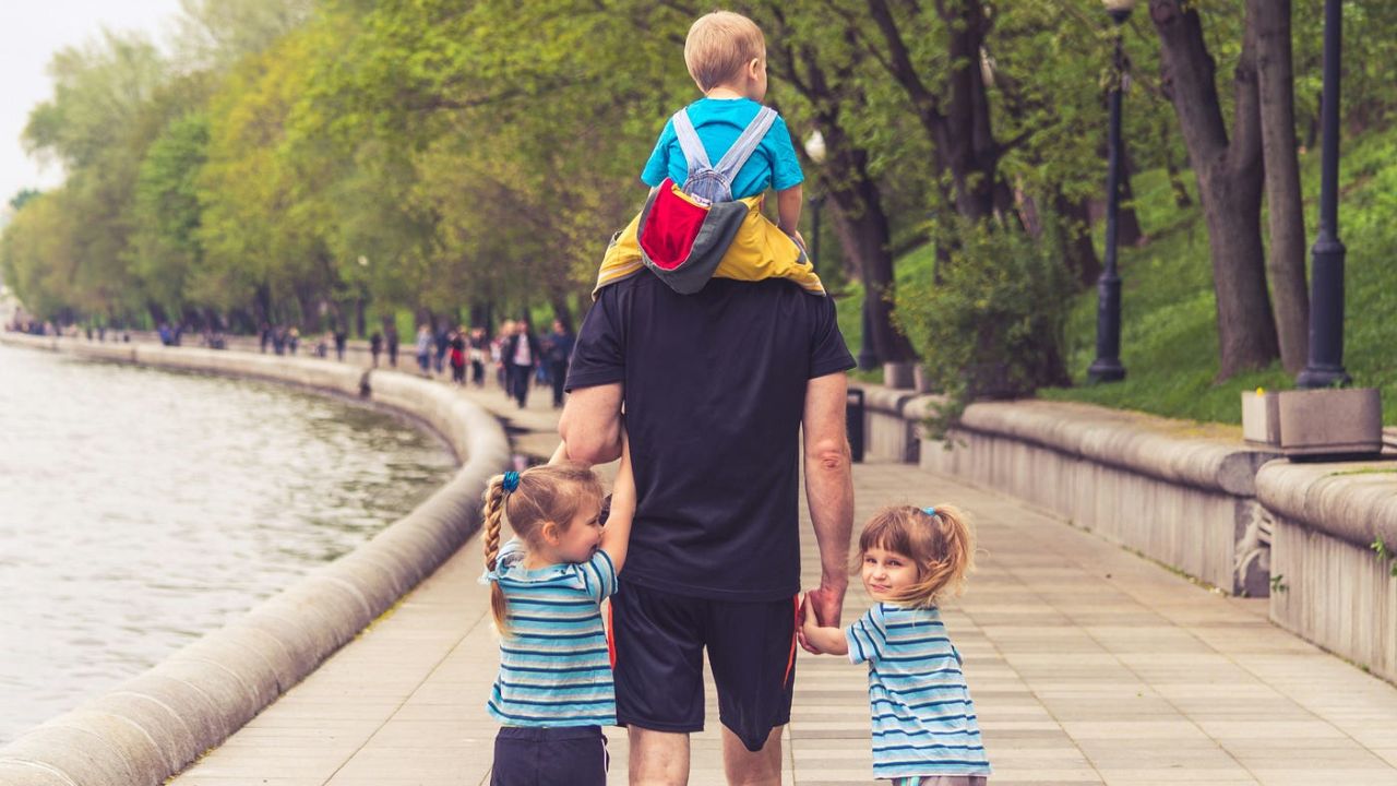 Father’s Day 2025: जानें इसका इतिहास, महत्व और इस साल किस दिन मनाया जाएगा फादर्स डे