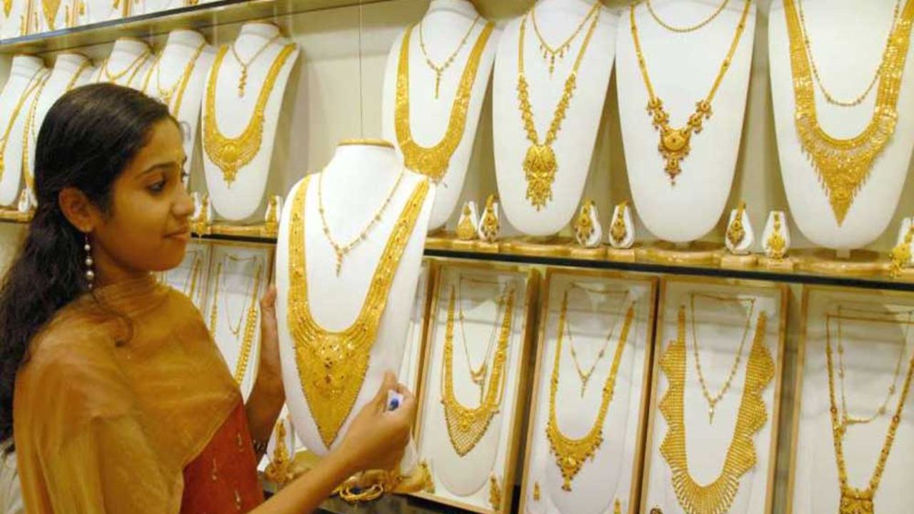 Gold and silver price in wedding season (Source-Internet)