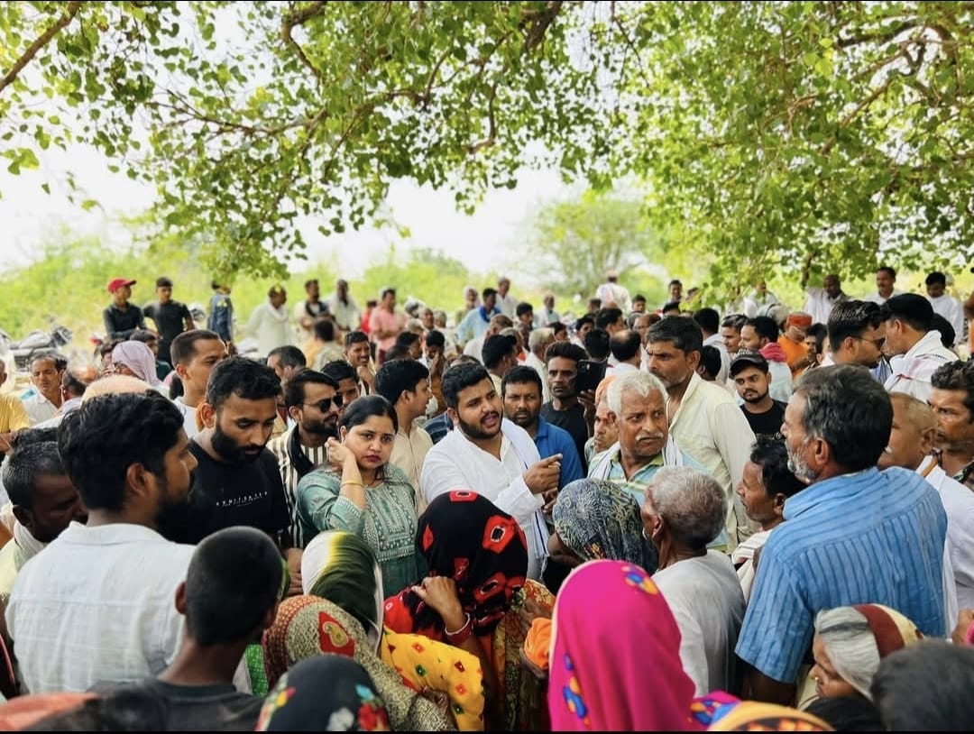 Raebareli News: रजबाहा की गंदगी पर किसानों का फूटा गुस्सा, पंचायत में हुआ ऐसा फैसला कि प्रशासन भी सतर्क Raebareli News: रजबाहा की गंदगी पर किसानों का फूटा गुस्सा, पंचायत में हुआ ऐसा फैसला कि प्रशासन भी सतर्क
