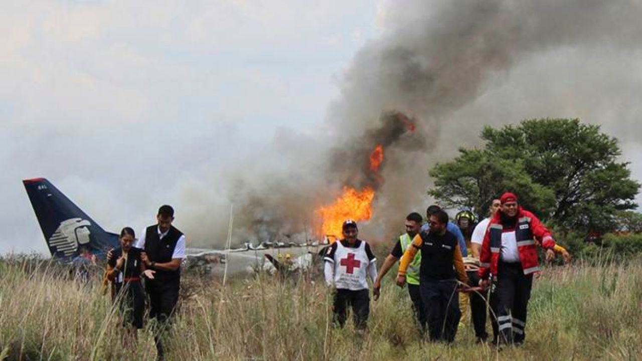Mexico Plane Crash: मैक्सिको में बड़ा विमान हादसा, अमेरिकी अभियान पर उठे सवाल, जांच के आदेश