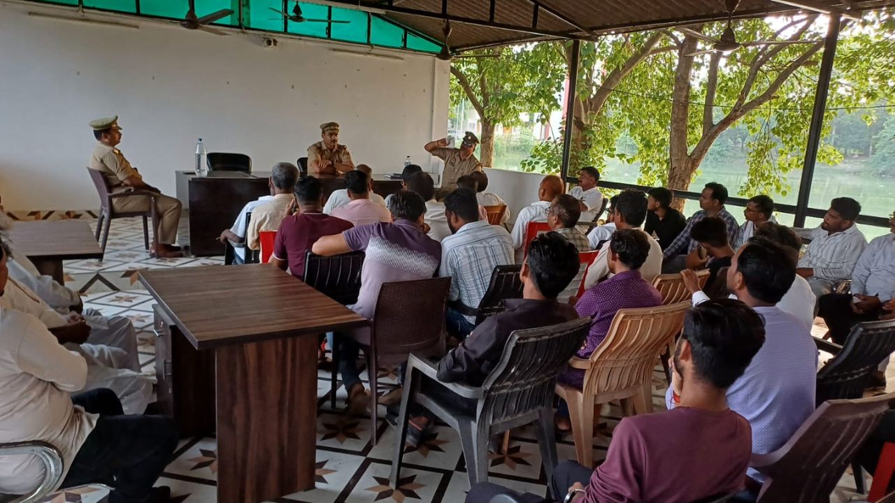 Peace committee meeting at Kolhui police station (Source-Internet)