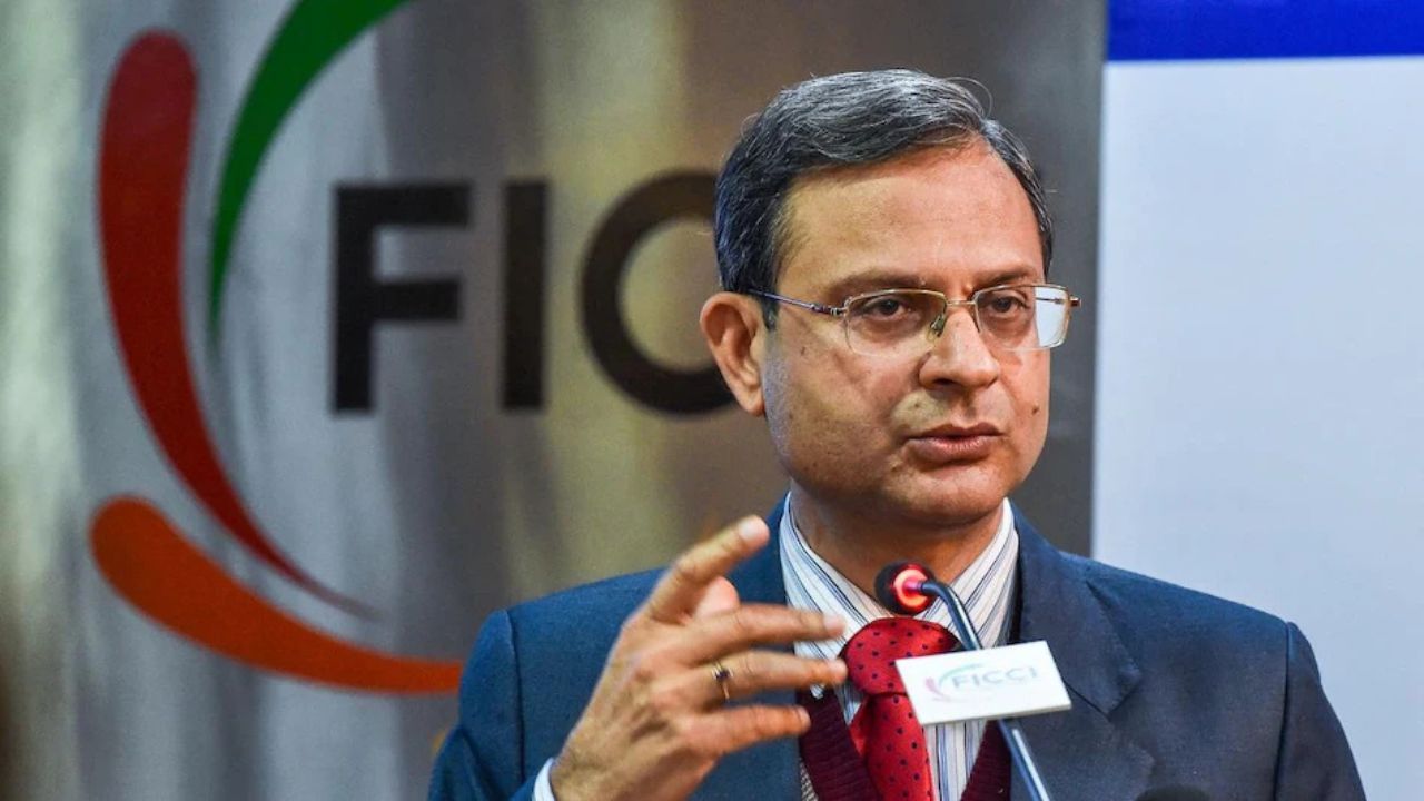 RBI Governor Sanjay (Source-Internet)