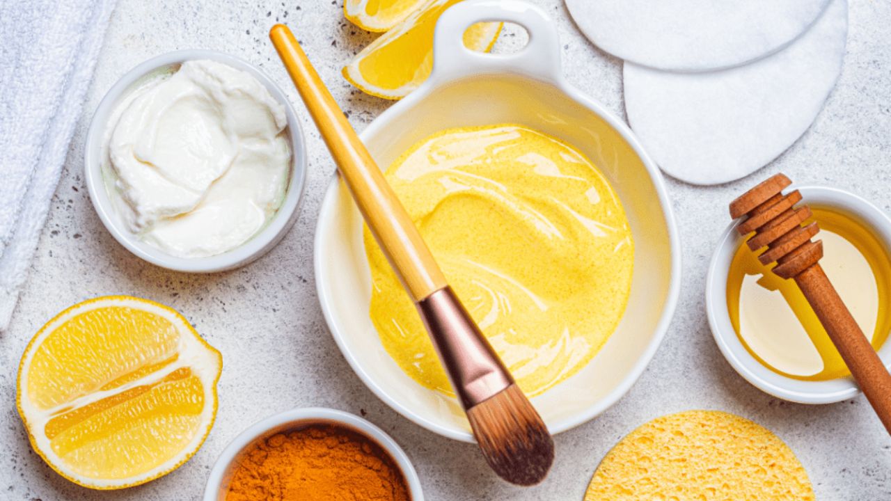 Honey and lemon face mask (Source-Internet)