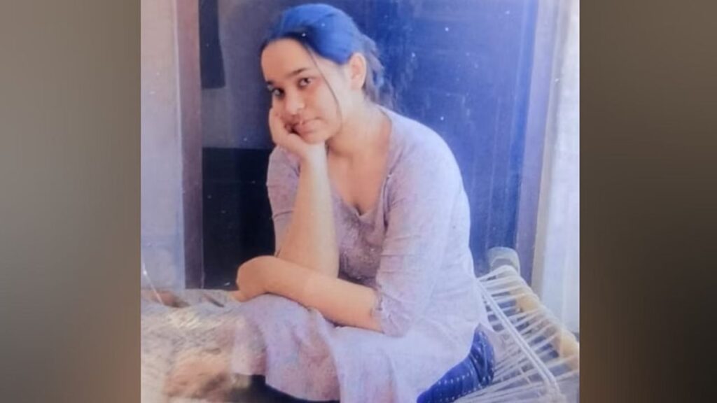 आस्था की फाइल फोटो