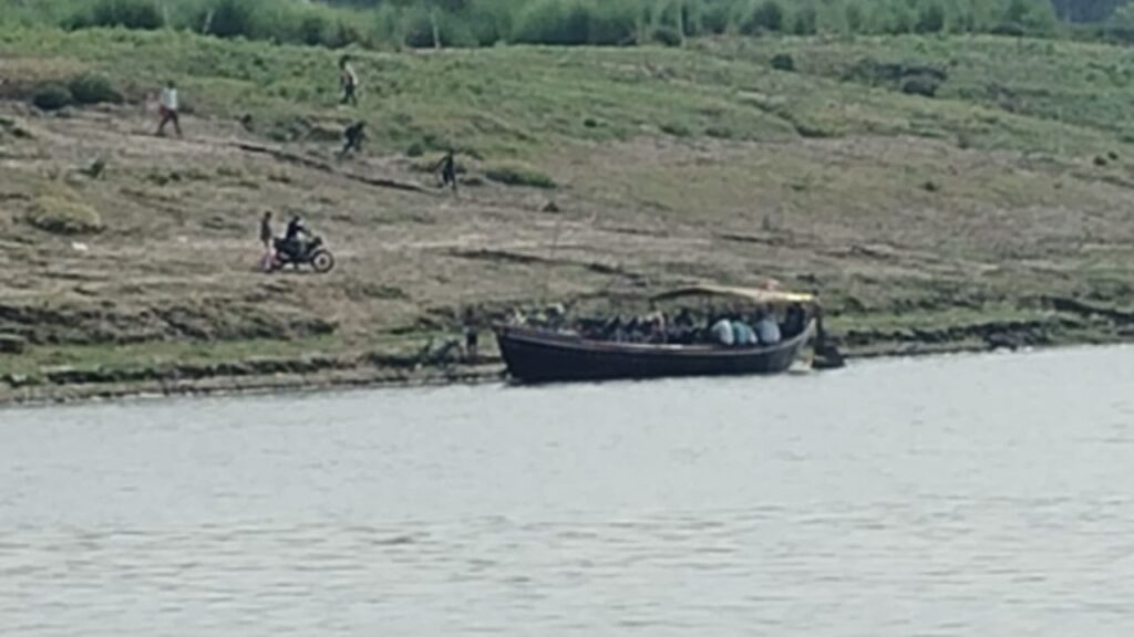 Pipa Bridge Closed in Ganga Ghat Bhadohi