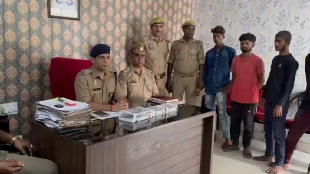 Robbery case in Chandauli exposed