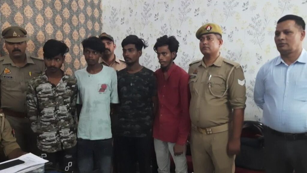 Mobile thief arrested in Chandauli