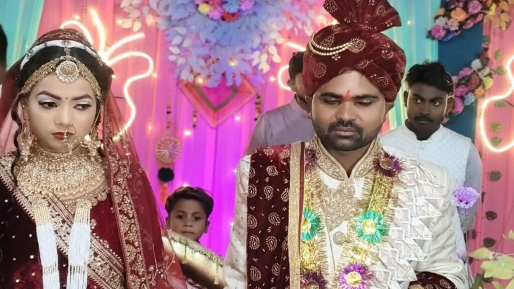 Bride absconded with lover after marriage in Chandauli