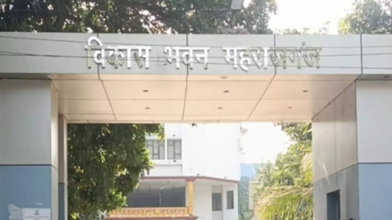 सालों से जमे ग्राम विकास और ग्राम पंचायत अधिकारियों का तबादला, चुपचाप रिलीव कर नए स्थानों पर भेजा