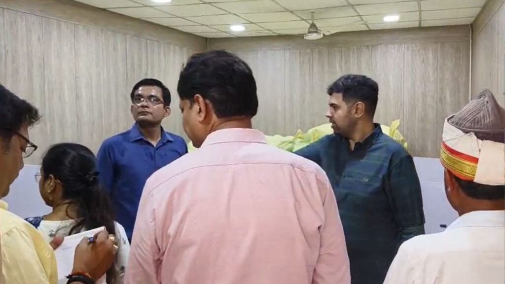 DM Anunay Jha Official Visit 