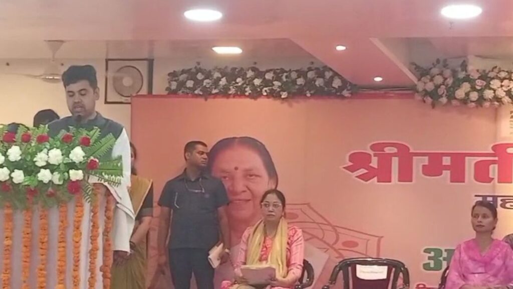 Anandiben Patel on Hardoi tour