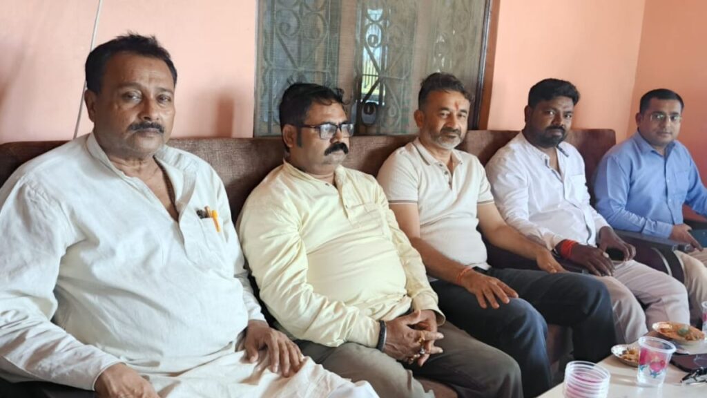 Many dignitaries attended the meeting