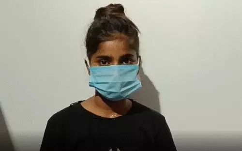 मैं पुलिस वाली बनना चाहती हूं, इसलिए यहां फर्जी लेटर लेकर आई, पढ़िए Police Lover मीनाक्षी का अजीबोगरीब कांड मैं पुलिस वाली बनना चाहती हूं, इसलिए यहां फर्जी लेटर लेकर आई, पढ़िए Police Lover मीनाक्षी का अजीबोगरीब कांड