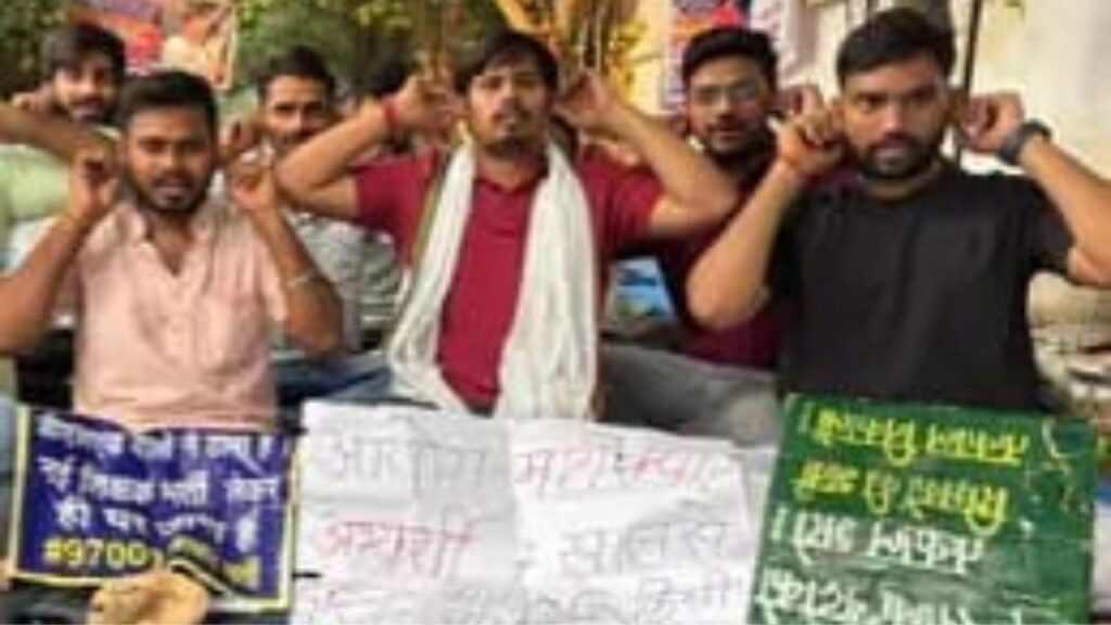 Students protest over teacher recruitment in Prayagraj