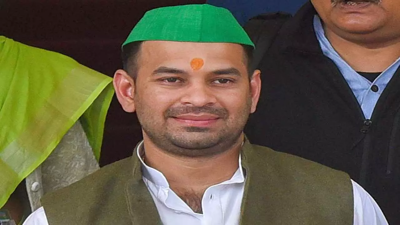 Tej Pratap Yadav: तेज प्रताप यादव ने पार्टी और परिवार से बनाई डिजिटल दूरी, इन लोगों को किया अनफॉलो!