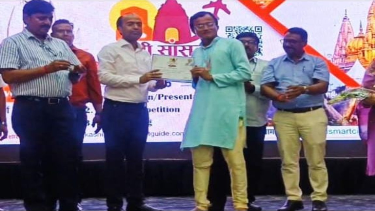 गोरखपुर के शोध छात्र को काशी में मिला सम्मान, ‘काशी के घाट’ पर दिए भाषण में पाया तीसरा स्थान