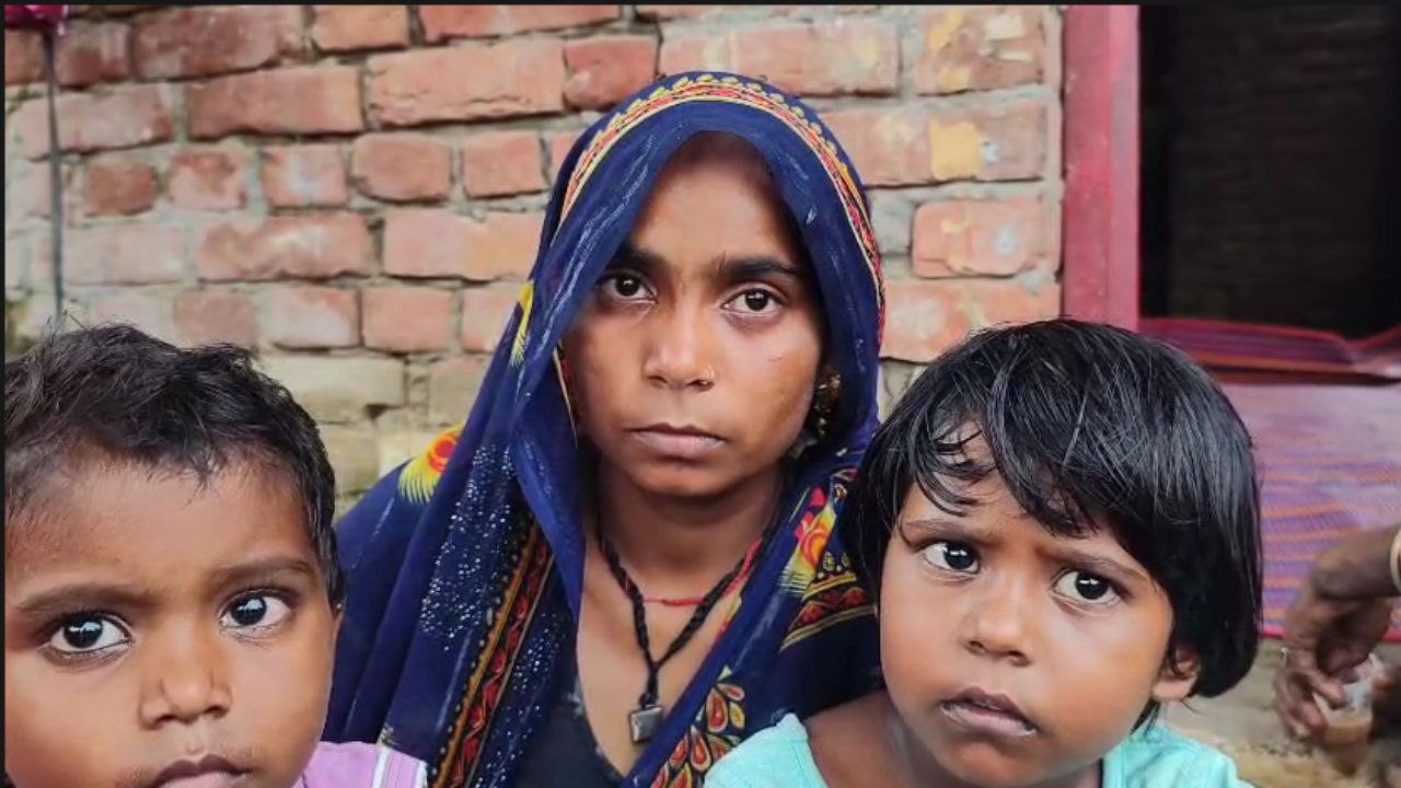 Deceased Manoj's wife and children