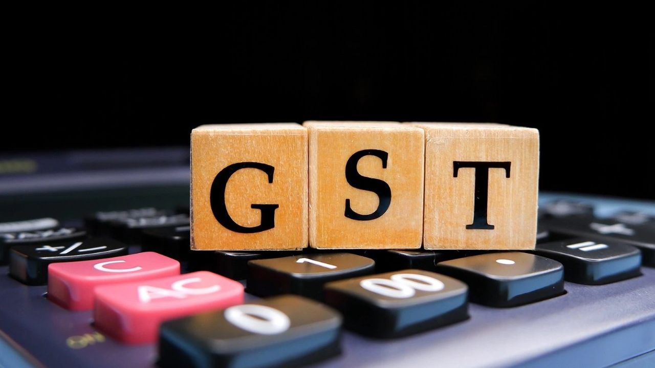 GST: महंगे-सस्ते का फर्क होगा खत्म? स्लैब में फेरबदल और दरों को समान करने पर मंथन तेज, जानिए क्या-क्या हो सकता है बदलाव GST: महंगे-सस्ते का फर्क होगा खत्म? स्लैब में फेरबदल और दरों को समान करने पर मंथन तेज, जानिए क्या-क्या हो सकता है बदलाव