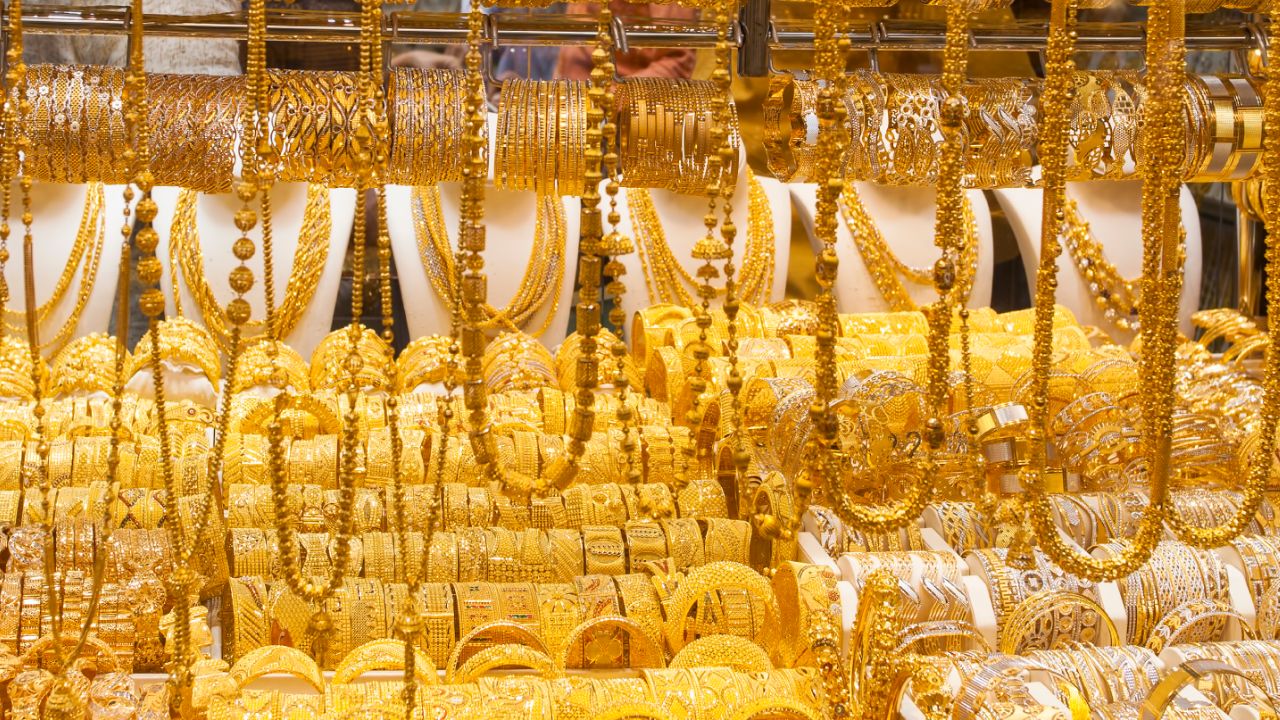 Gold Price Today: यूपी में फिर लखटकिया बना सोना, चांदी भी हुई महंगी; जानें आज का ताजा रेट