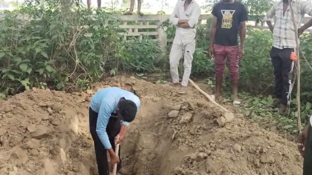 बाहर निकाला शव 