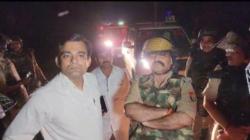भारी पुलिस बल तैनात 