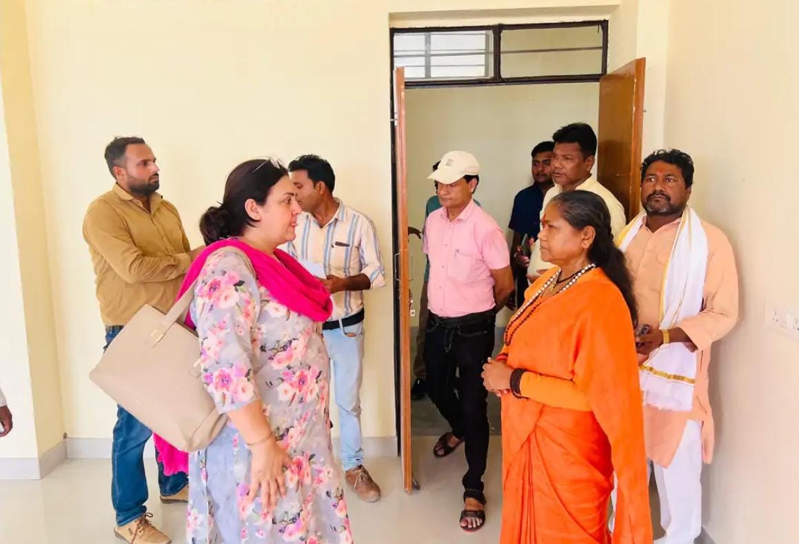 फतेहपुर: नवनिर्मित केंद्रीय विद्यालय का साध्वी निरंजन ज्योति ने किया निरीक्षण, दिए ये निर्देश फतेहपुर: नवनिर्मित केंद्रीय विद्यालय का साध्वी निरंजन ज्योति ने किया निरीक्षण, दिए ये निर्देश
