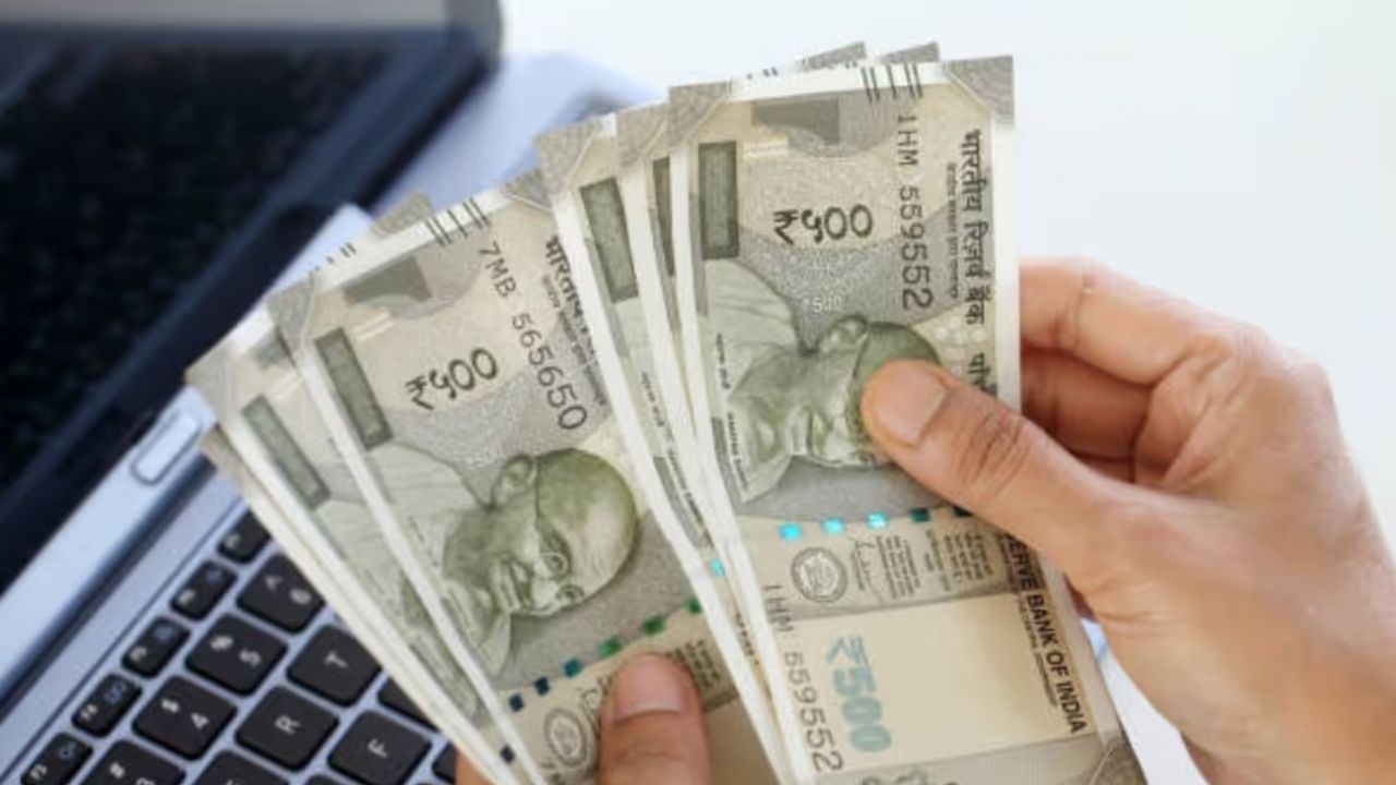 8वां वेतन आयोग 2026 से होगा लागू:  IAS-IPS की सैलरी में जबरदस्त इजाफा, करोड़ों कर्मचारियों को मिलेगा फायदा