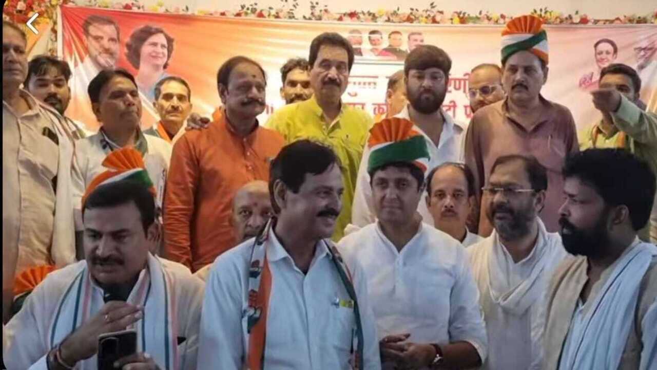 कौन संभालेगा कमान? प्रयागराज कांग्रेस में नए पदाधिकारियों ने ली जिम्मेदारी, लेकिन उठे कई सवाल