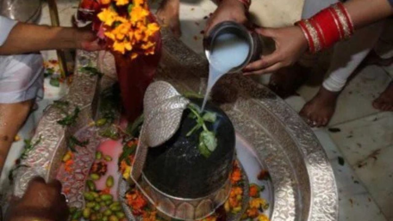 Belpatra Arpan Rules on Shivling (Source-Google)
